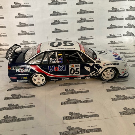 Classic Carlectables 18313 - 1/18 Scale HRT Peter Brock Mark Skaife VS Commodore 1997 Bathurst Pole Position