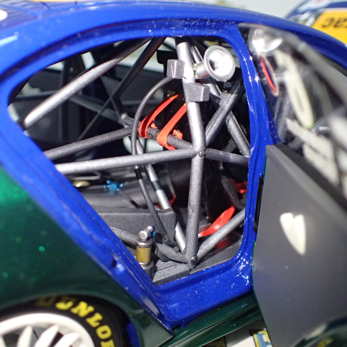 Classic Carlectables 18418 - 1:18 Ford FG Falcon 2009 Ford Performance Racing Winterbottom/Richards Bathurst 1000