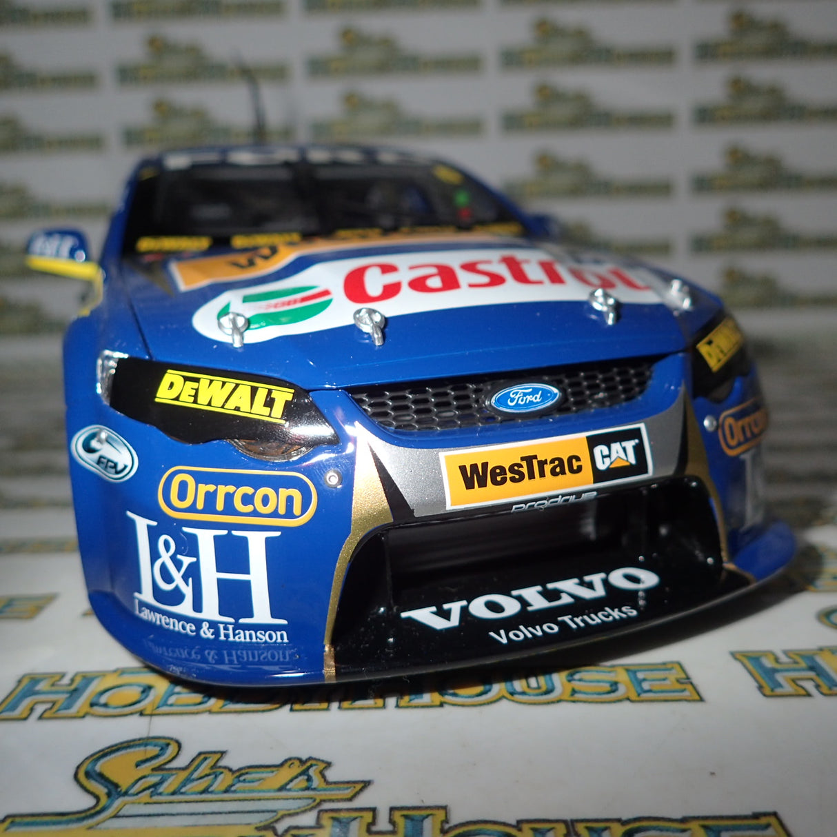Classic Carlectables 18418 - 1:18 Ford FG Falcon 2009 Ford Performance Racing Winterbottom/Richards Bathurst 1000
