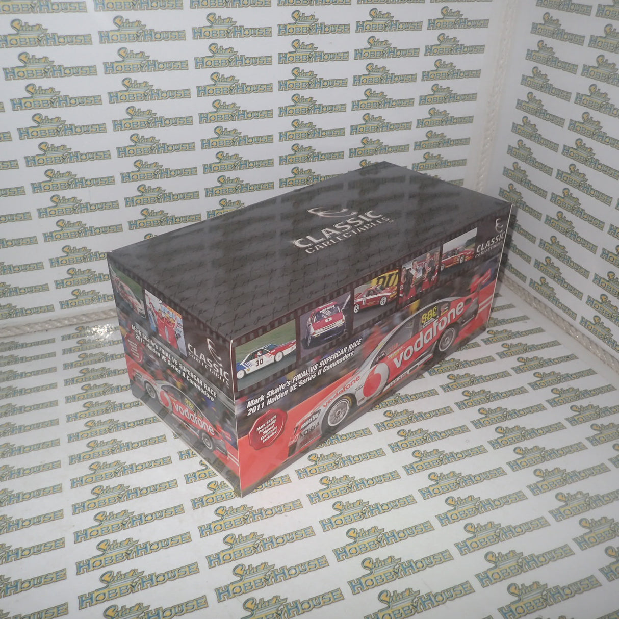 Classic Carlectables 18490 - 1/18 Scale - Mark Skaifes Final V8 Supercar Race 2011 Team Vodafone Holden VE Commodore Diecast Scale Model Replica