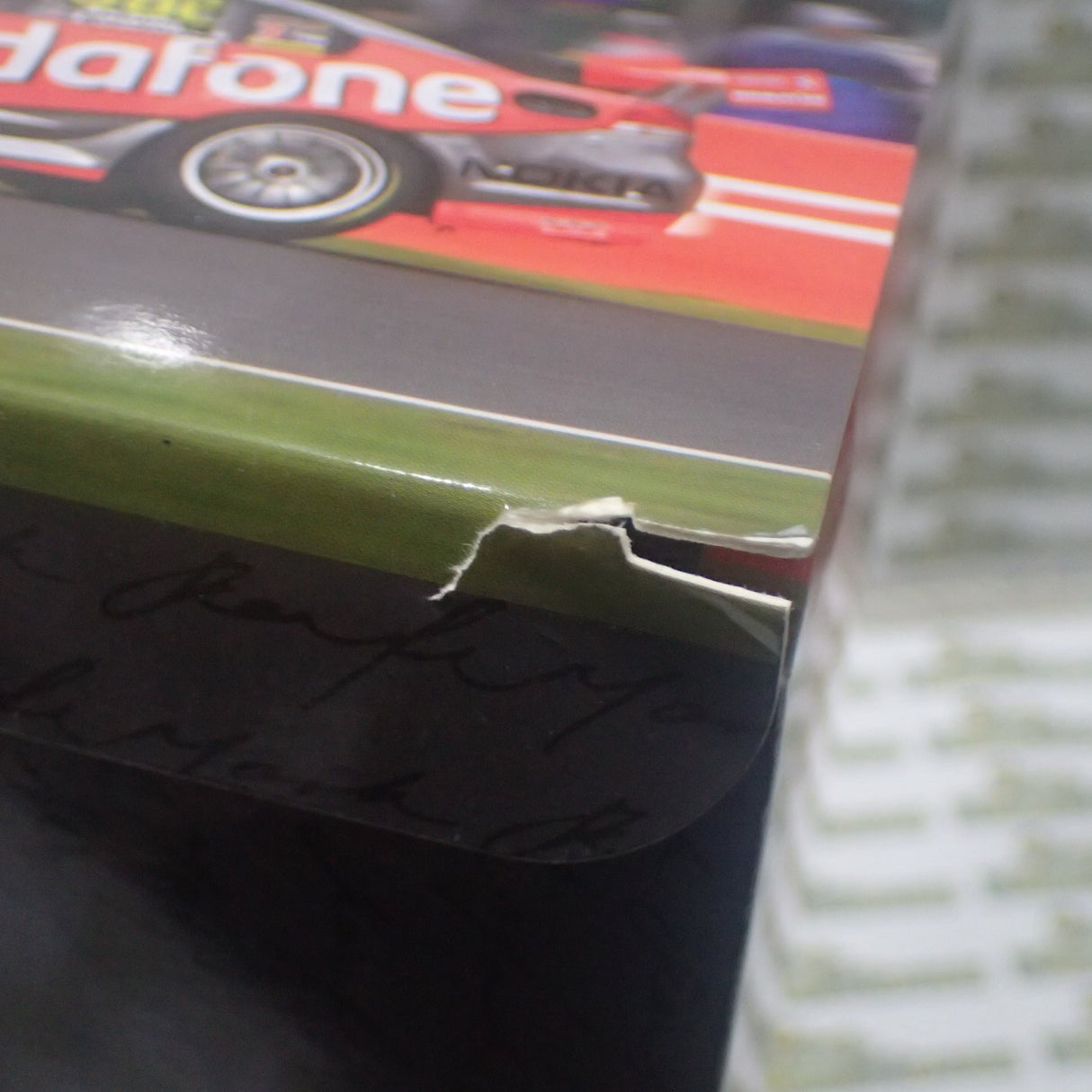 Classic Carlectables 18490 - 1/18 Scale - Mark Skaifes Final V8 Supercar Race 2011 Team Vodafone Holden VE Commodore Diecast Scale Model Replica