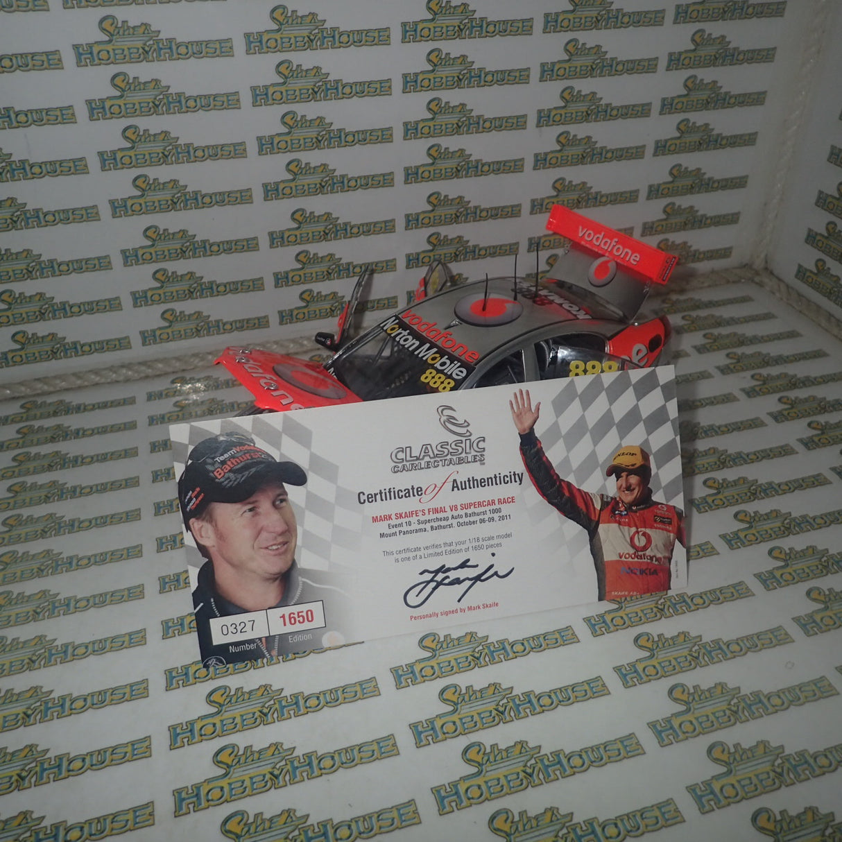 Classic Carlectables 18490 - 1/18 Scale - Mark Skaifes Final V8 Supercar Race 2011 Team Vodafone Holden VE Commodore Diecast Scale Model Replica