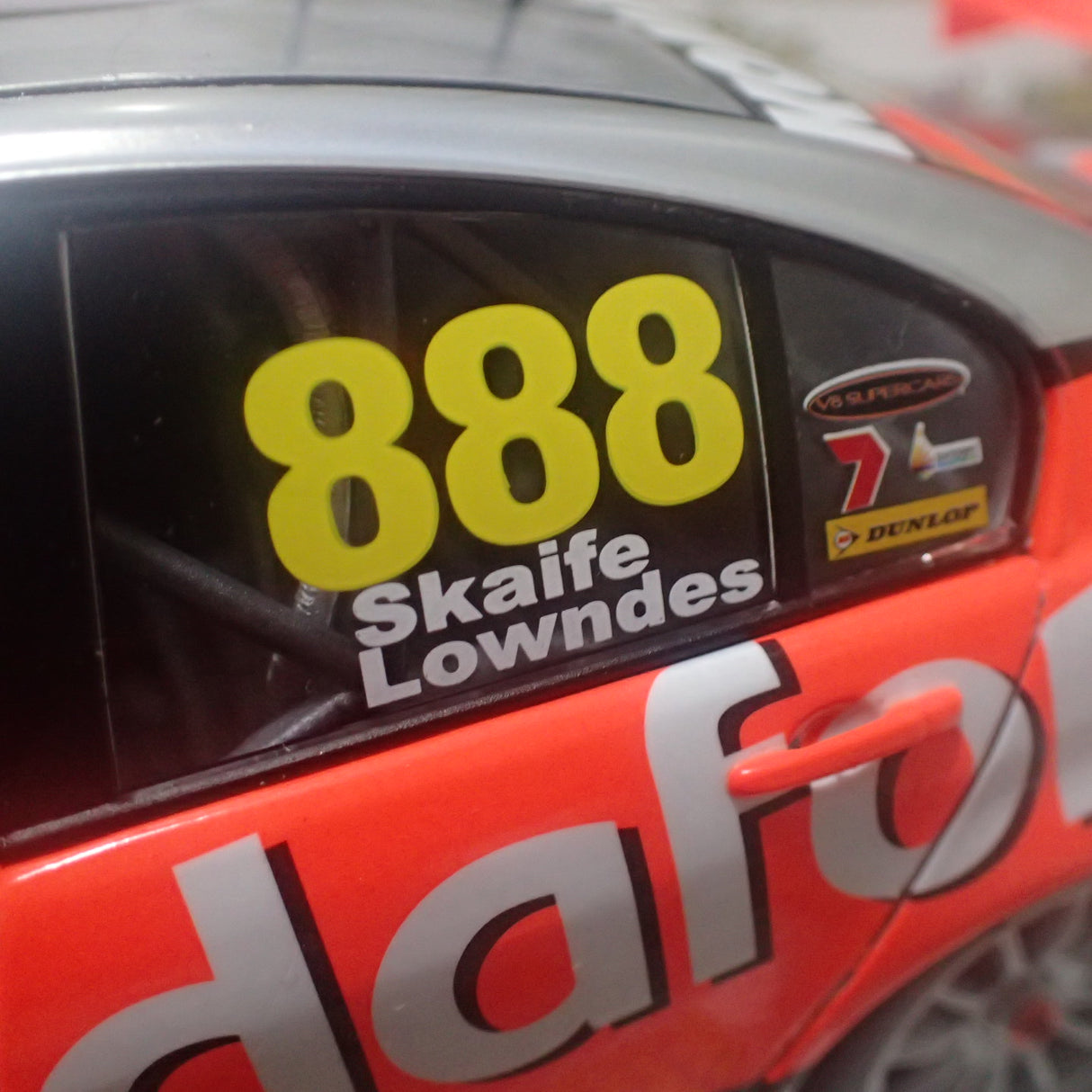 Classic Carlectables 18490 - 1/18 Scale - Mark Skaifes Final V8 Supercar Race 2011 Team Vodafone Holden VE Commodore Diecast Scale Model Replica