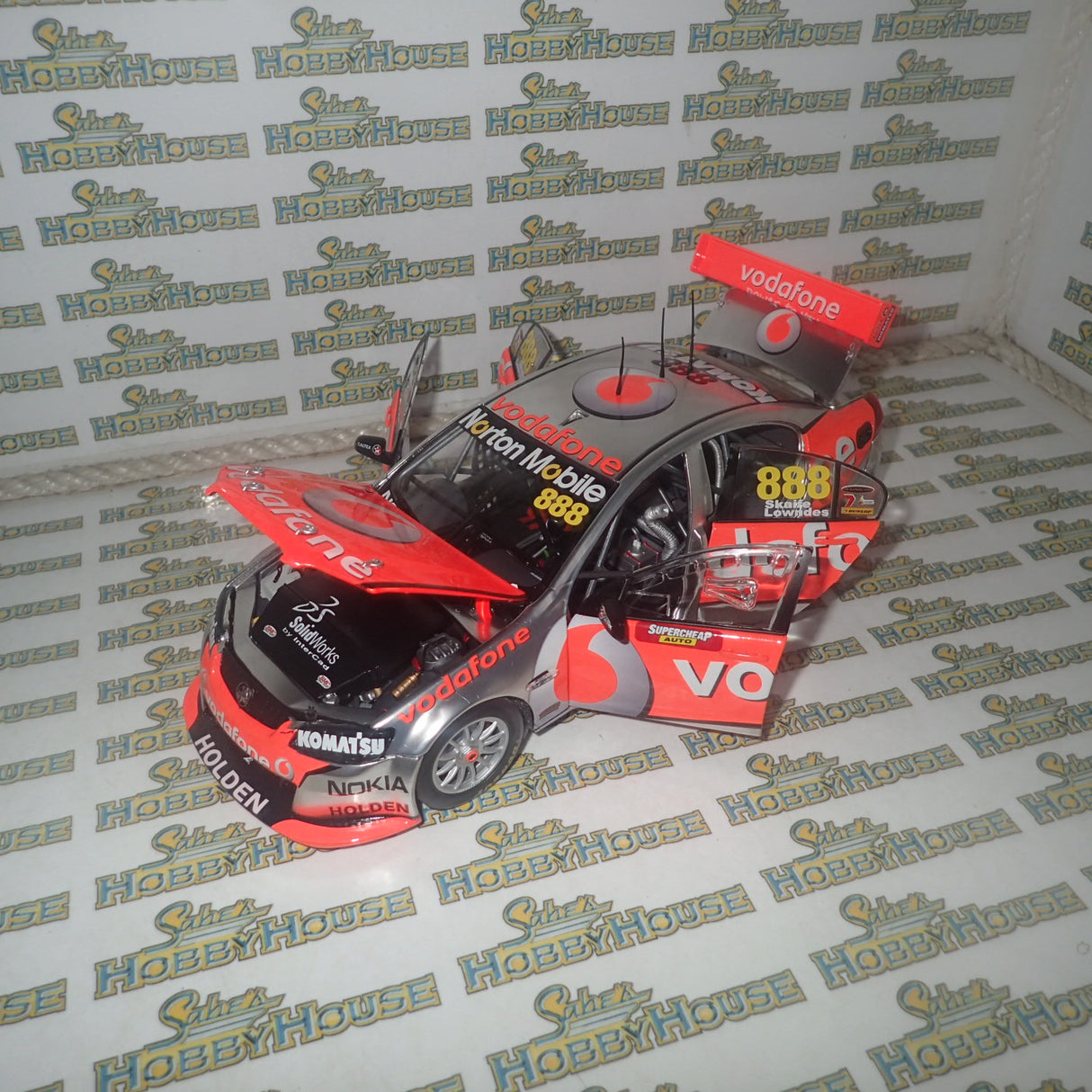 Classic Carlectables 18490 - 1/18 Scale - Mark Skaifes Final V8 Supercar Race 2011 Team Vodafone Holden VE Commodore Diecast Scale Model Replica