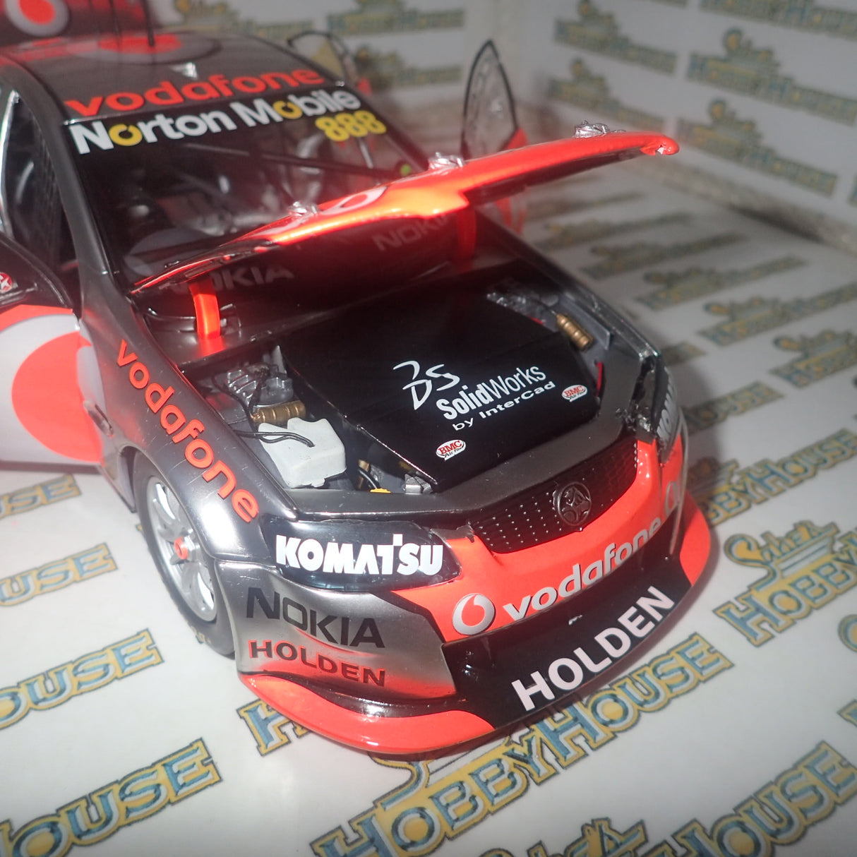 Classic Carlectables 18490 - 1/18 Scale - Mark Skaifes Final V8 Supercar Race 2011 Team Vodafone Holden VE Commodore Diecast Scale Model Replica