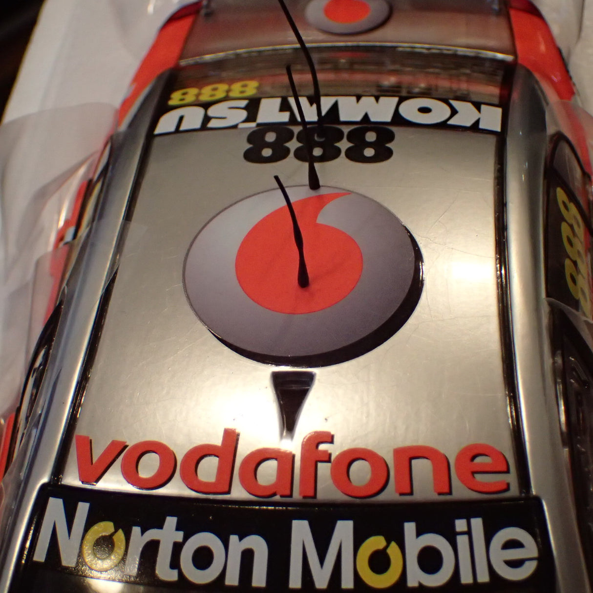 Classic Carlectables 18490 - 1/18 Scale - Mark Skaifes Final V8 Supercar Race 2011 Team Vodafone Holden VE Commodore Diecast Scale Model Replica