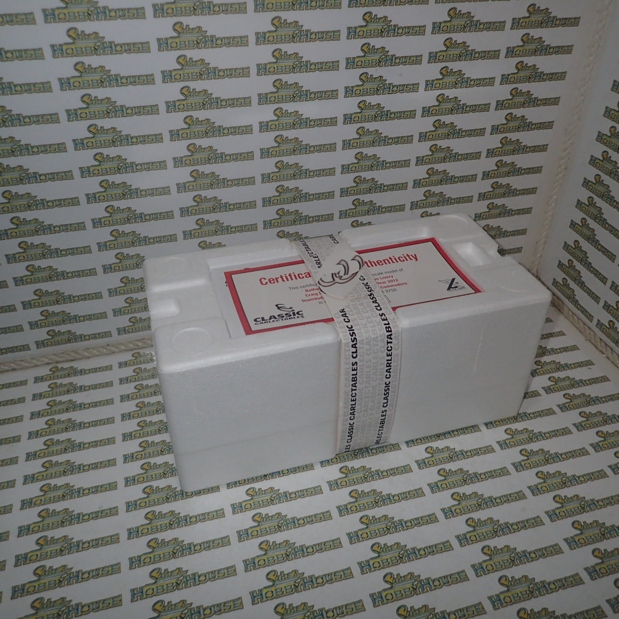 Classic Carlectables 18513 - 1/18 Scale Holden VE Commodore 2012 TeamVodafone Lowndes/Luff Bathurst 50th Retrospective