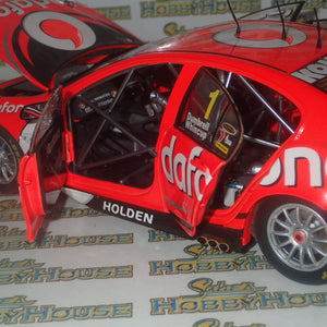 CLASSIC CARLECTABLES 18517 – 1/18 Holden VE Commodore 2012 TeamVodafone Whincup/Dumbrell Bathurst 1000 Winner