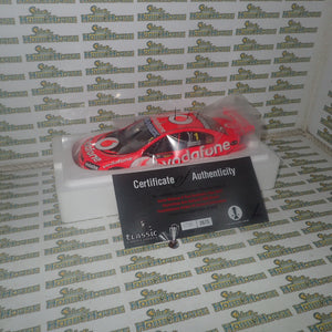 CLASSIC CARLECTABLES 18517 – 1/18 Holden VE Commodore 2012 TeamVodafone Whincup/Dumbrell Bathurst 1000 Winner