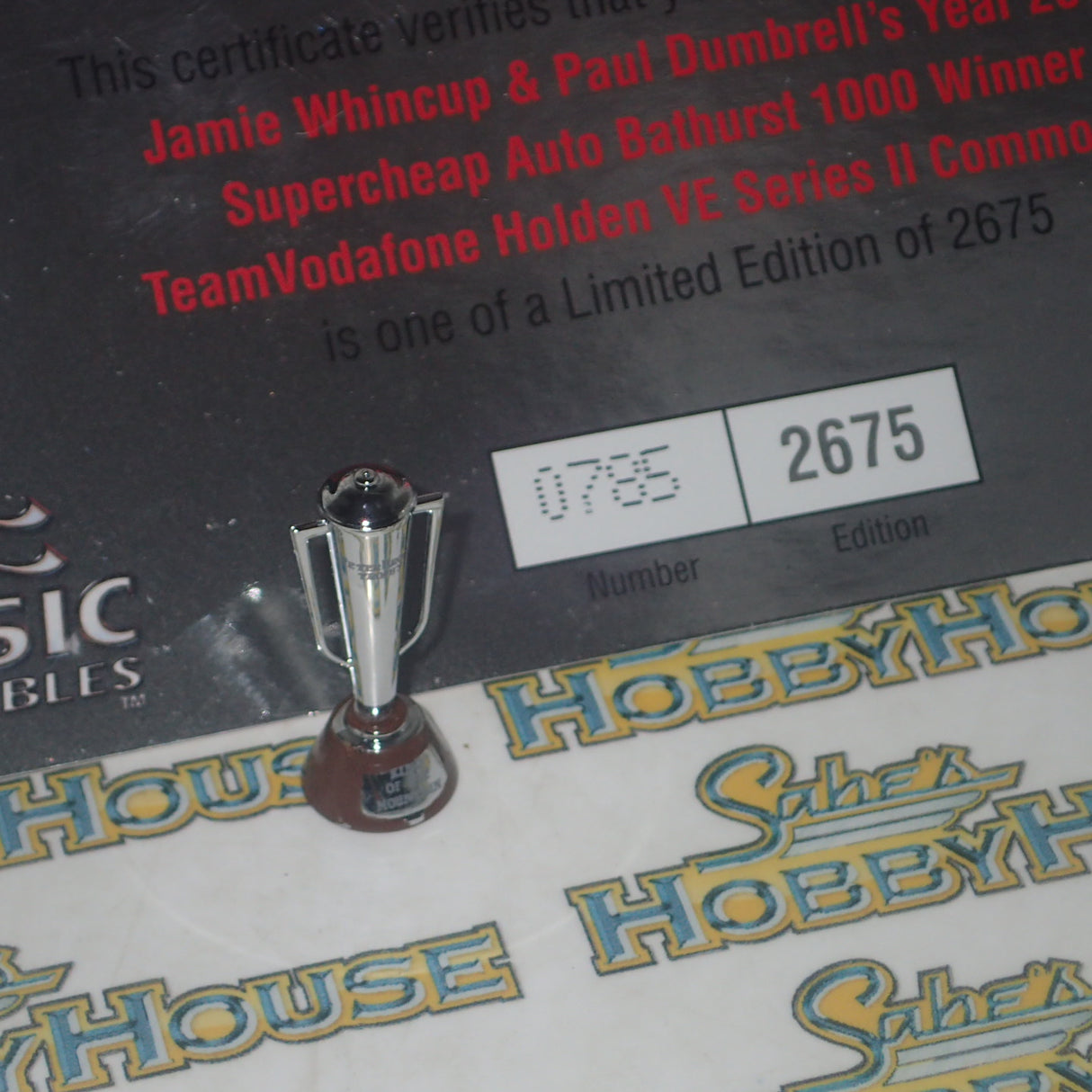 CLASSIC CARLECTABLES 18517 – 1/18 Holden VE Commodore 2012 TeamVodafone Whincup/Dumbrell Bathurst 1000 Winner