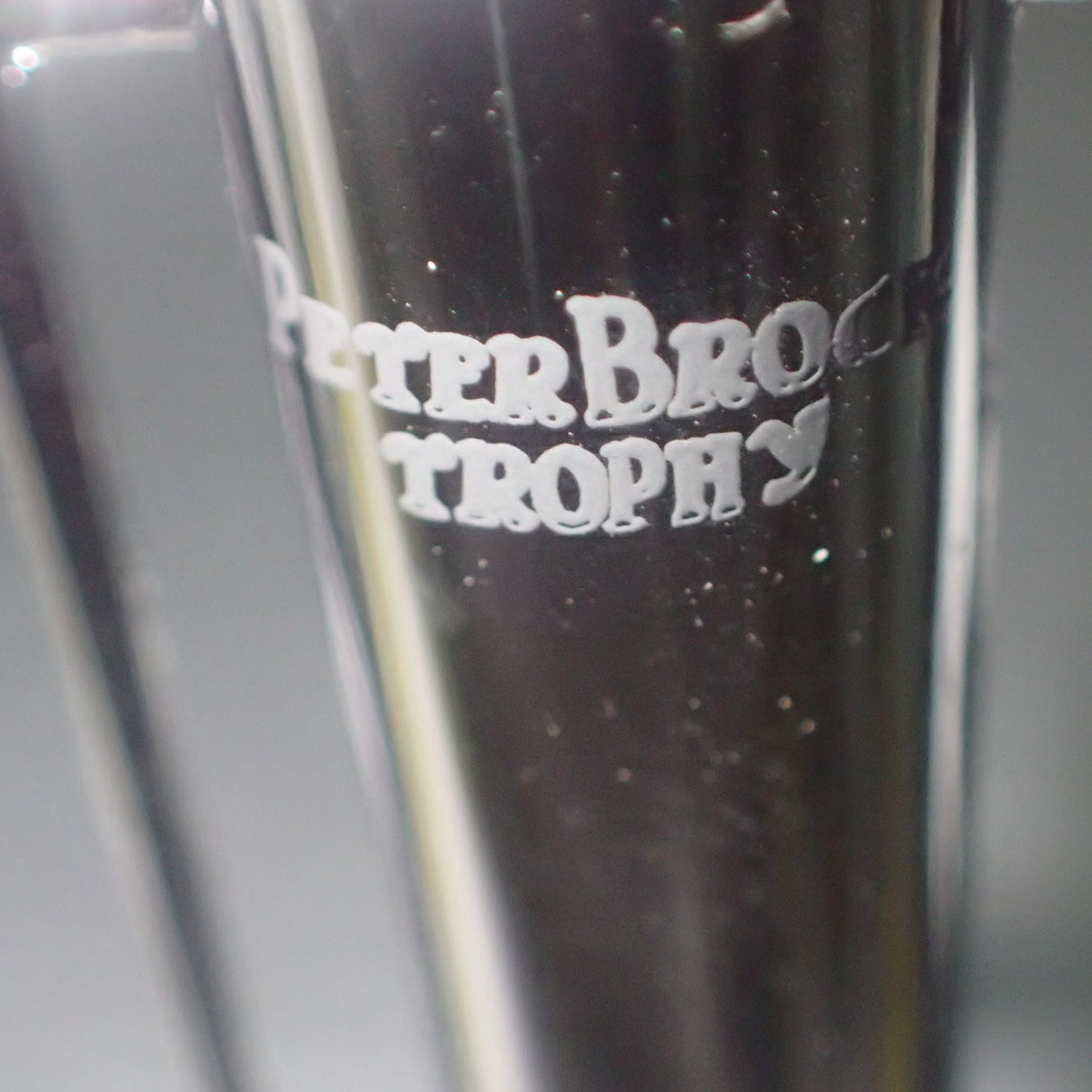 CLASSIC CARLECTABLES 18517 – 1/18 Holden VE Commodore 2012 TeamVodafone Whincup/Dumbrell Bathurst 1000 Winner