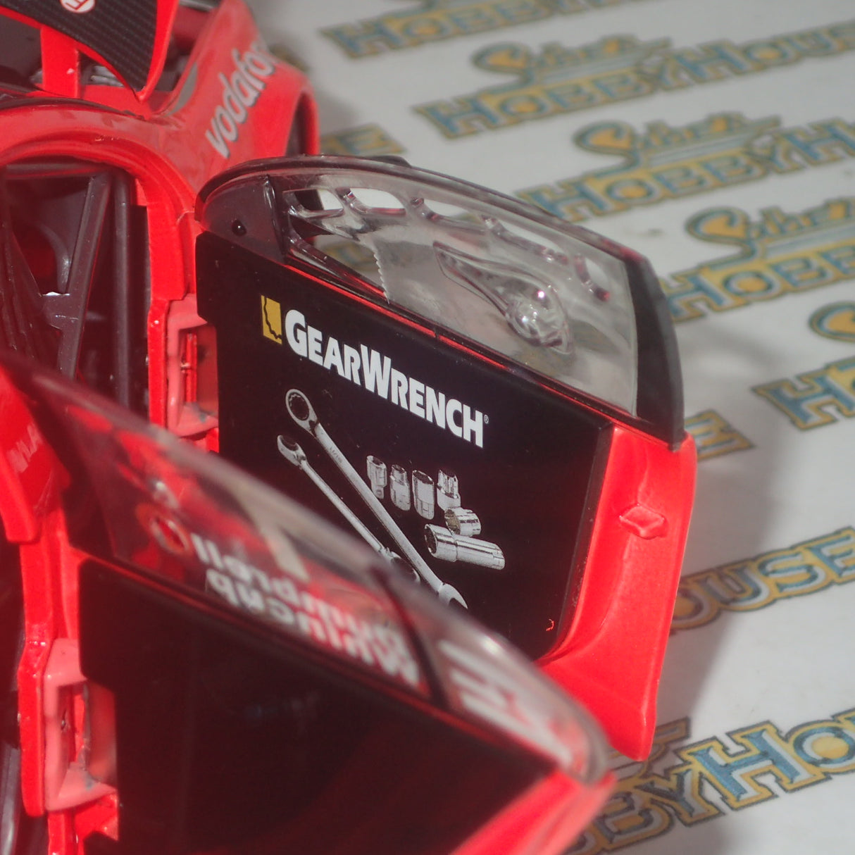 CLASSIC CARLECTABLES 18517 – 1/18 Holden VE Commodore 2012 TeamVodafone Whincup/Dumbrell Bathurst 1000 Winner