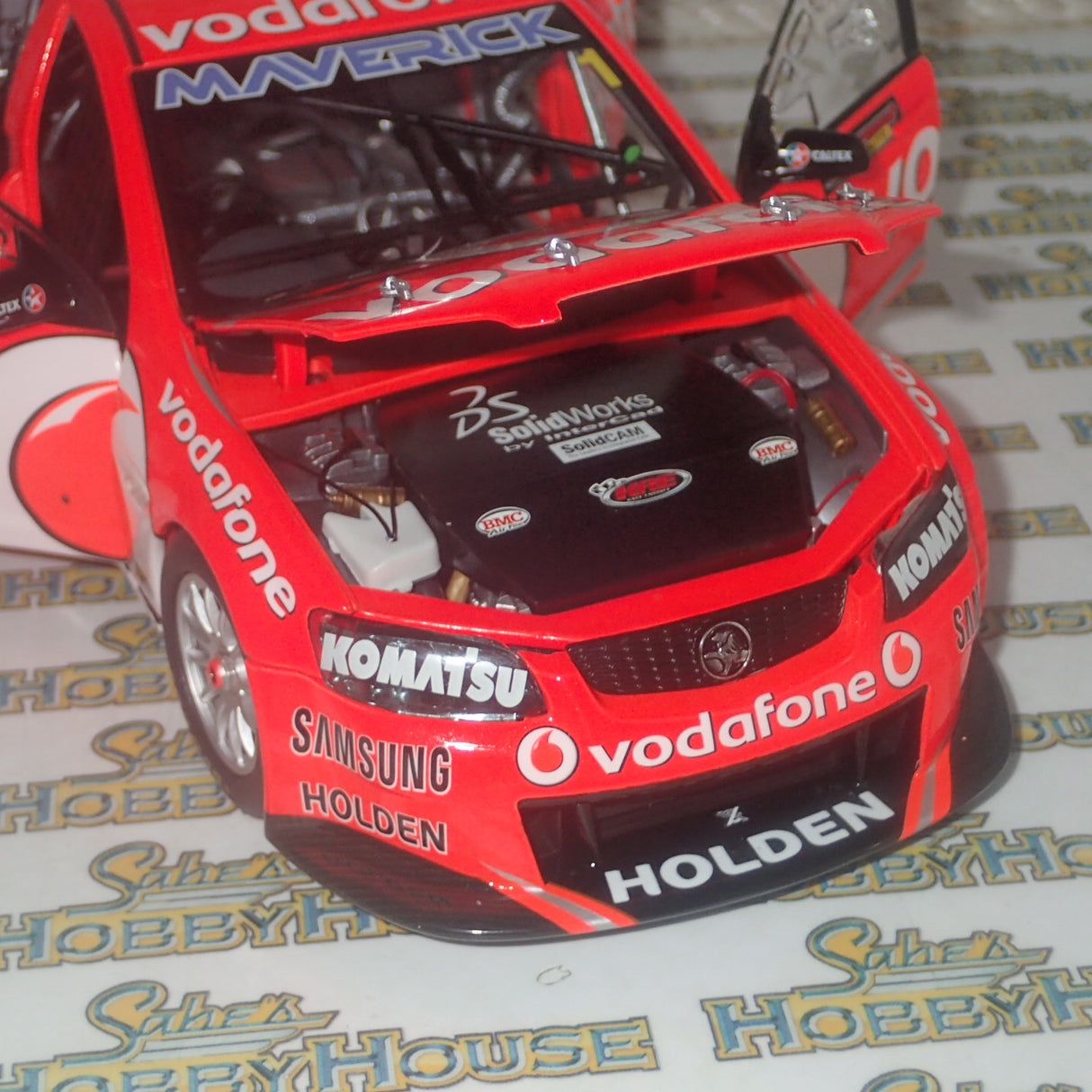 CLASSIC CARLECTABLES 18517 – 1/18 Holden VE Commodore 2012 TeamVodafone Whincup/Dumbrell Bathurst 1000 Winner