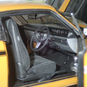 Classic Carlectables 18524 - 1:18 Chrysler VH Valiant E38 R/T Charger Hot Mustard "Small Tank" Die-cast Replica