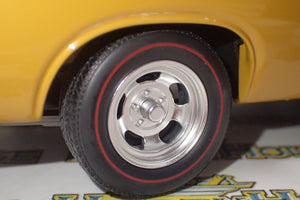 Classic Carlectables 18524 - 1:18 Chrysler VH Valiant E38 R/T Charger Hot Mustard "Small Tank" Die-cast Replica