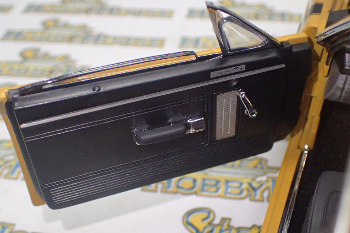 Classic Carlectables 18524 - 1:18 Chrysler VH Valiant E38 R/T Charger Hot Mustard "Small Tank" Die-cast Replica