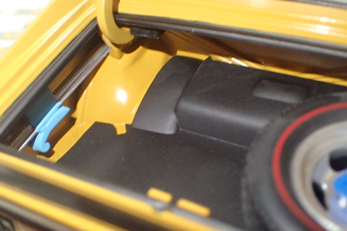 Classic Carlectables 18524 - 1:18 Chrysler VH Valiant E38 R/T Charger Hot Mustard "Small Tank" Die-cast Replica