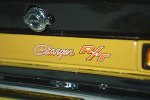 Classic Carlectables 18524 - 1:18 Chrysler VH Valiant E38 R/T Charger Hot Mustard "Small Tank" Die-cast Replica