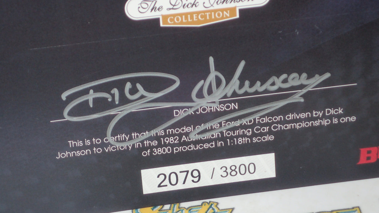 Classic Carlectables 18524 - 1:18 Chrysler VH Valiant E38 R/T Charger Hot Mustard "Small Tank" Die-cast Replica