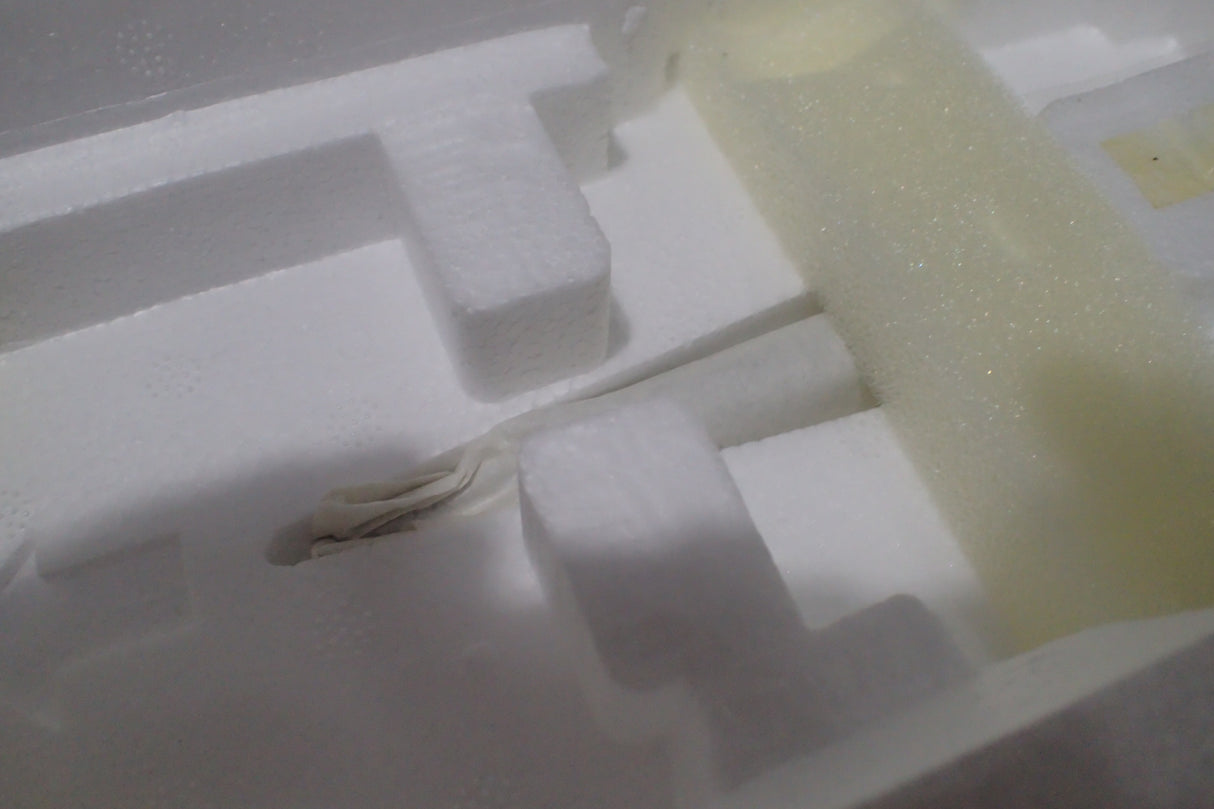 Classic Carlectables 18524 - 1:18 Chrysler VH Valiant E38 R/T Charger Hot Mustard "Small Tank" Die-cast Replica