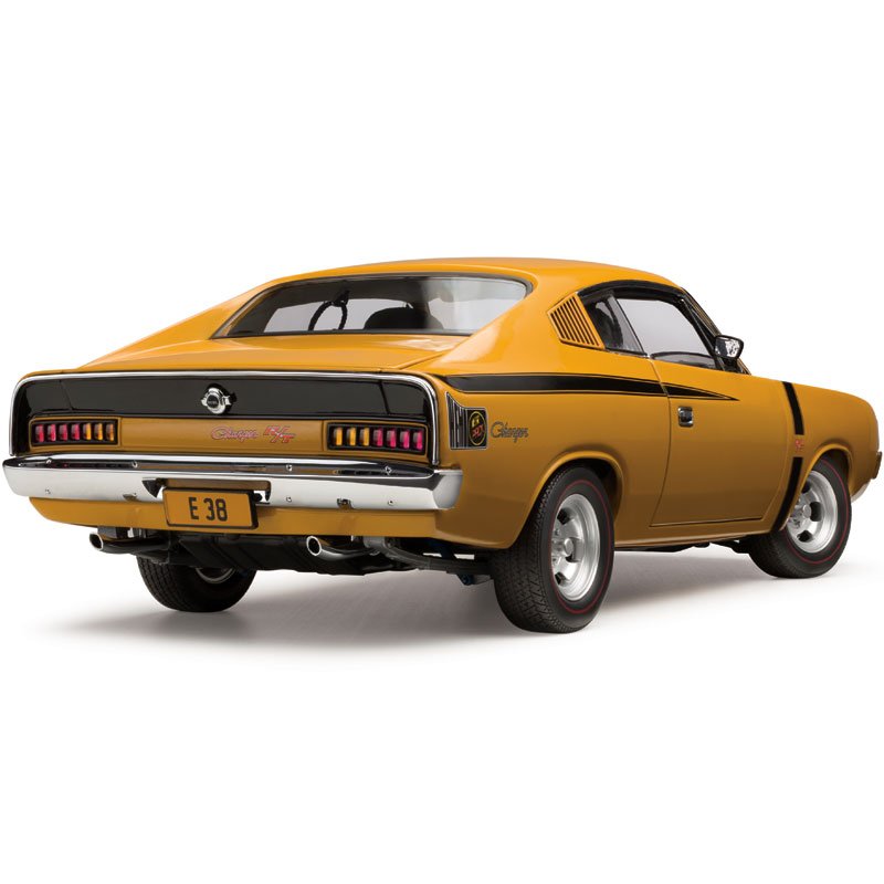 Classic Carlectables 18524 - 1:18 Chrysler VH Valiant E38 R/T Charger Hot Mustard "Small Tank" Die-cast Replica