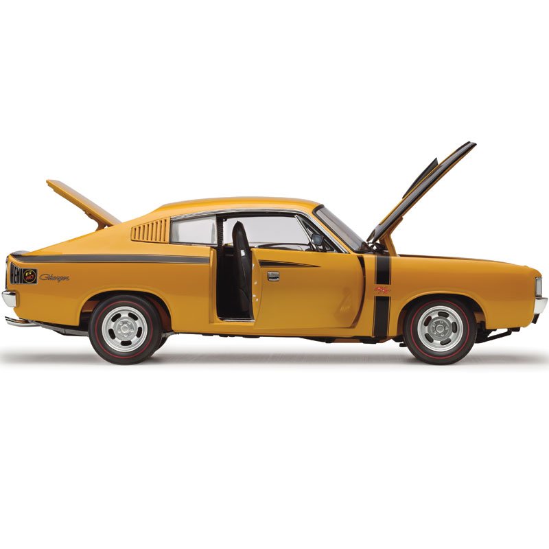Classic Carlectables 18524 - 1:18 Chrysler VH Valiant E38 R/T Charger Hot Mustard "Small Tank" Die-cast Replica