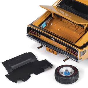 Classic Carlectables 18524 - 1:18 Chrysler VH Valiant E38 R/T Charger Hot Mustard "Small Tank" Die-cast Replica
