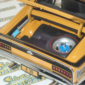 Classic Carlectables 18524 - 1:18 Chrysler VH Valiant E38 R/T Charger Hot Mustard "Small Tank" Die-cast Replica