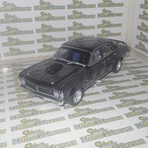 CLASSIC CARLECTABLES 18529 - 1:18 SCALE FORD GT-HO SUPER FALCON GLOSS BLACK DIECAST REPLICA
