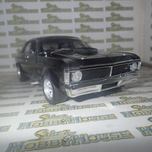 CLASSIC CARLECTABLES 18529 - 1:18 SCALE FORD GT-HO SUPER FALCON GLOSS BLACK DIECAST REPLICA