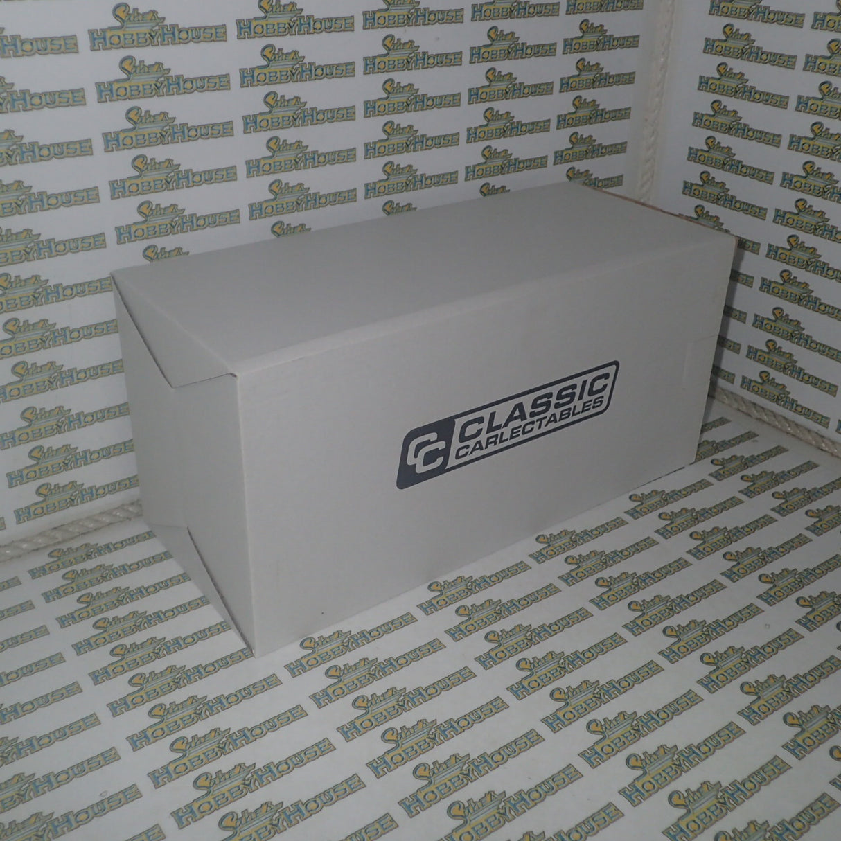 CLASSIC CARLECTABLES 18529 - 1:18 SCALE FORD GT-HO SUPER FALCON GLOSS BLACK DIECAST REPLICA