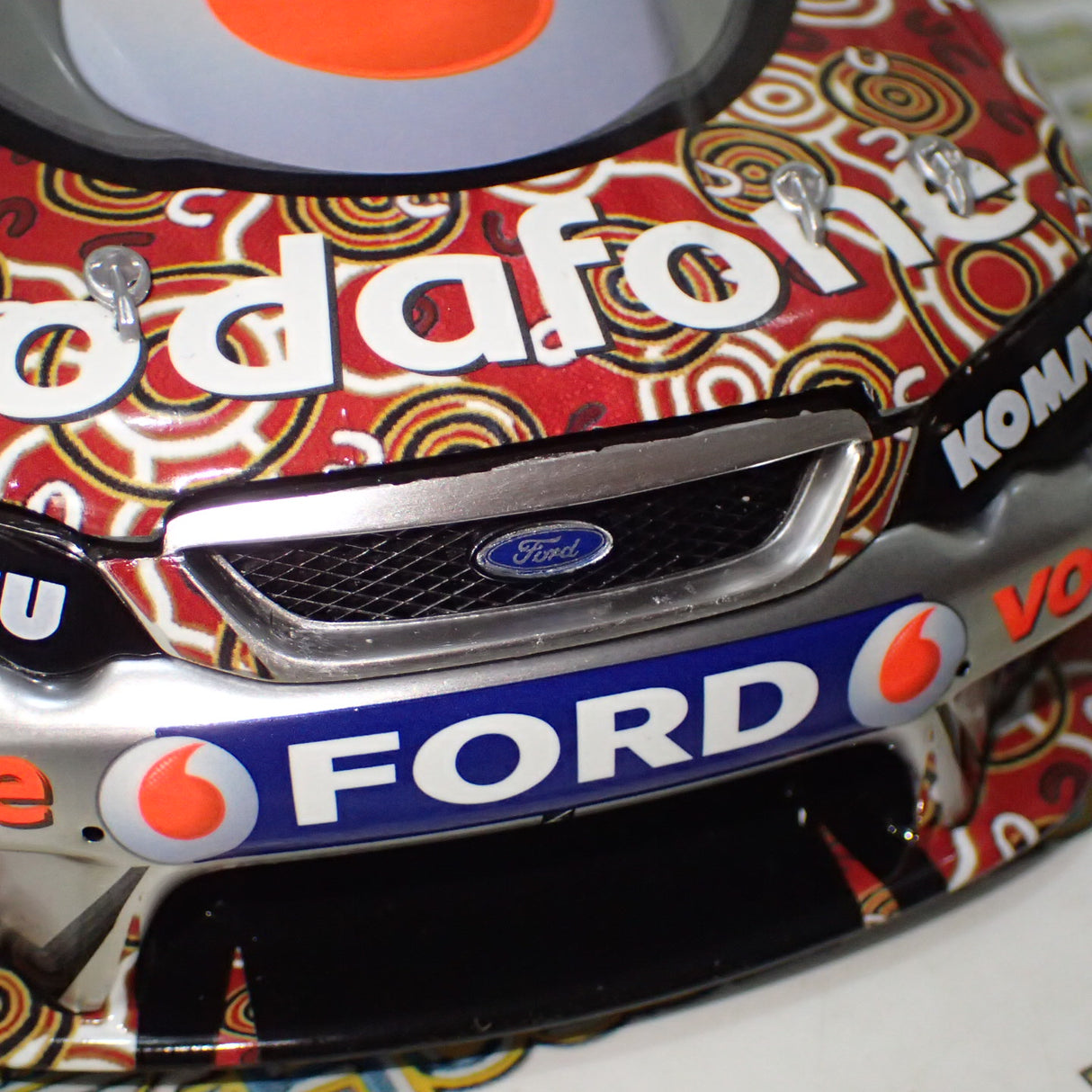 Classic Carlectables 18588 - 1:18 Jamie Whincup's 2008 Red Dust Darwin Livery Team Vodefone Ford BF Falcon