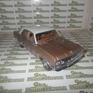 Classic Carlectables - 1/18 Scale - 18605 Holden HR Premier in Landale Gold Metallic Diecast Scale Model Replica