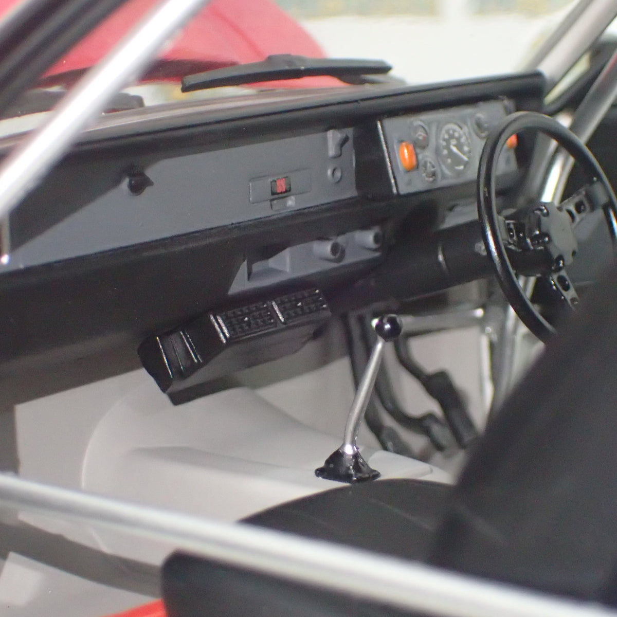 CLASSIC CARLECTABLES 18623 - 1:18 HOLDEN A9X TORANA 1978 BATHURST WINNER SCALE DIECAST REPLICA