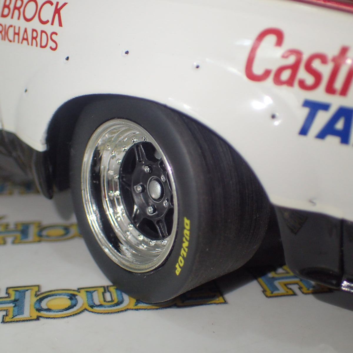 CLASSIC CARLECTABLES 18623 - 1:18 HOLDEN A9X TORANA 1978 BATHURST WINNER SCALE DIECAST REPLICA