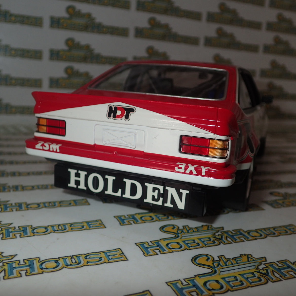 CLASSIC CARLECTABLES 18623 - 1:18 HOLDEN A9X TORANA 1978 BATHURST WINNER SCALE DIECAST REPLICA
