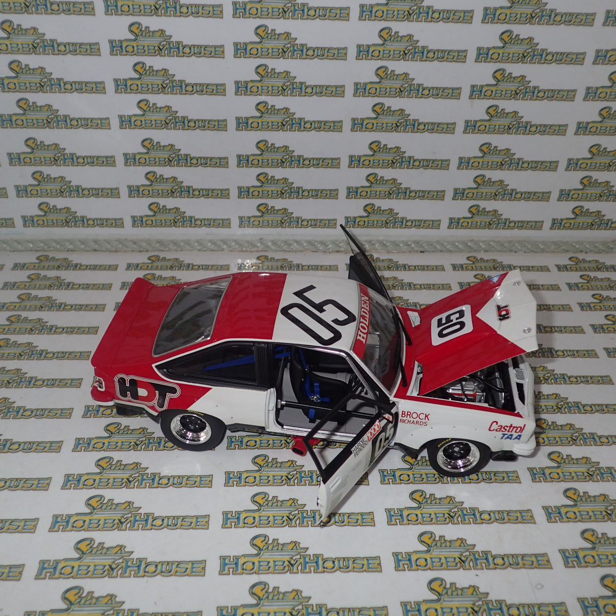 CLASSIC CARLECTABLES 18623 - 1:18 HOLDEN A9X TORANA 1978 BATHURST WINNER SCALE DIECAST REPLICA