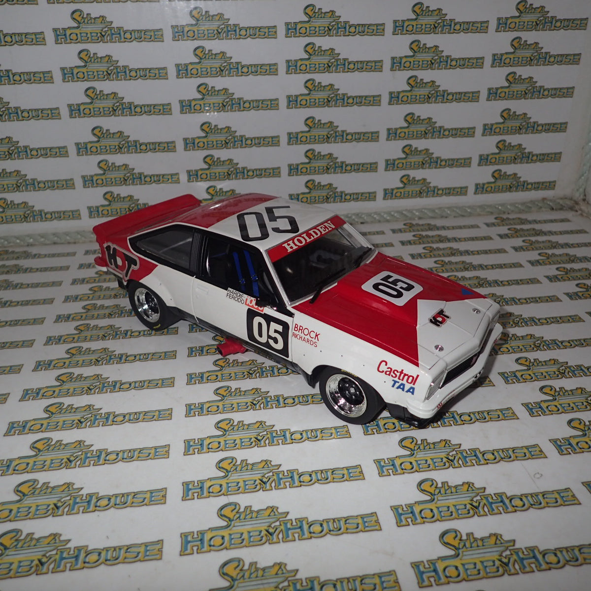 CLASSIC CARLECTABLES 18623 - 1:18 HOLDEN A9X TORANA 1978 BATHURST WINNER SCALE DIECAST REPLICA