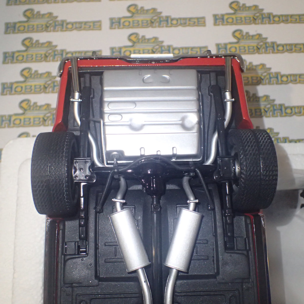 Classic Carlectables 18636 - 1/18 Scale - Retro Ford XY Falcon GT-HO Phase III 'Wide Boots' Diecast Model Replica