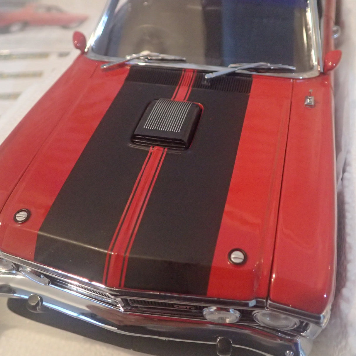 Classic Carlectables 18636 - 1/18 Scale - Retro Ford XY Falcon GT-HO Phase III 'Wide Boots' Diecast Model Replica