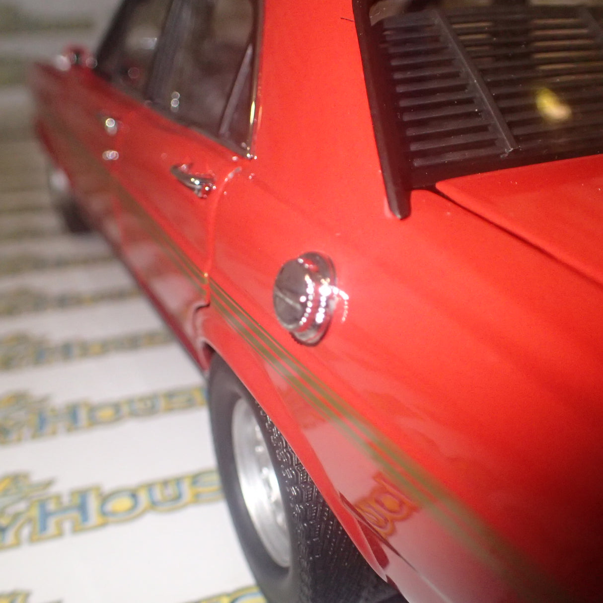 Classic Carlectables 18636 - 1/18 Scale - Retro Ford XY Falcon GT-HO Phase III 'Wide Boots' Diecast Model Replica