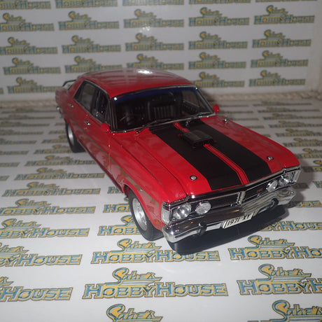 Classic Carlectables 18636 - 1/18 Scale - Retro Ford XY Falcon GT-HO Phase III 'Wide Boots' Diecast Model Replica