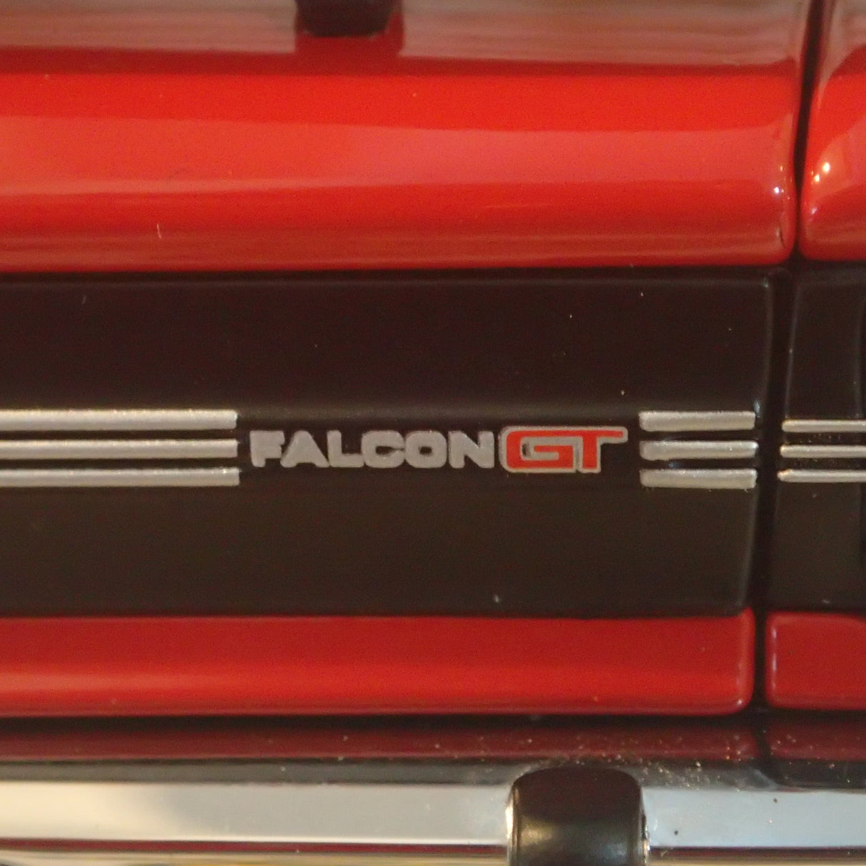 Classic Carlectables 18636 - 1/18 Scale - Retro Ford XY Falcon GT-HO Phase III 'Wide Boots' Diecast Model Replica