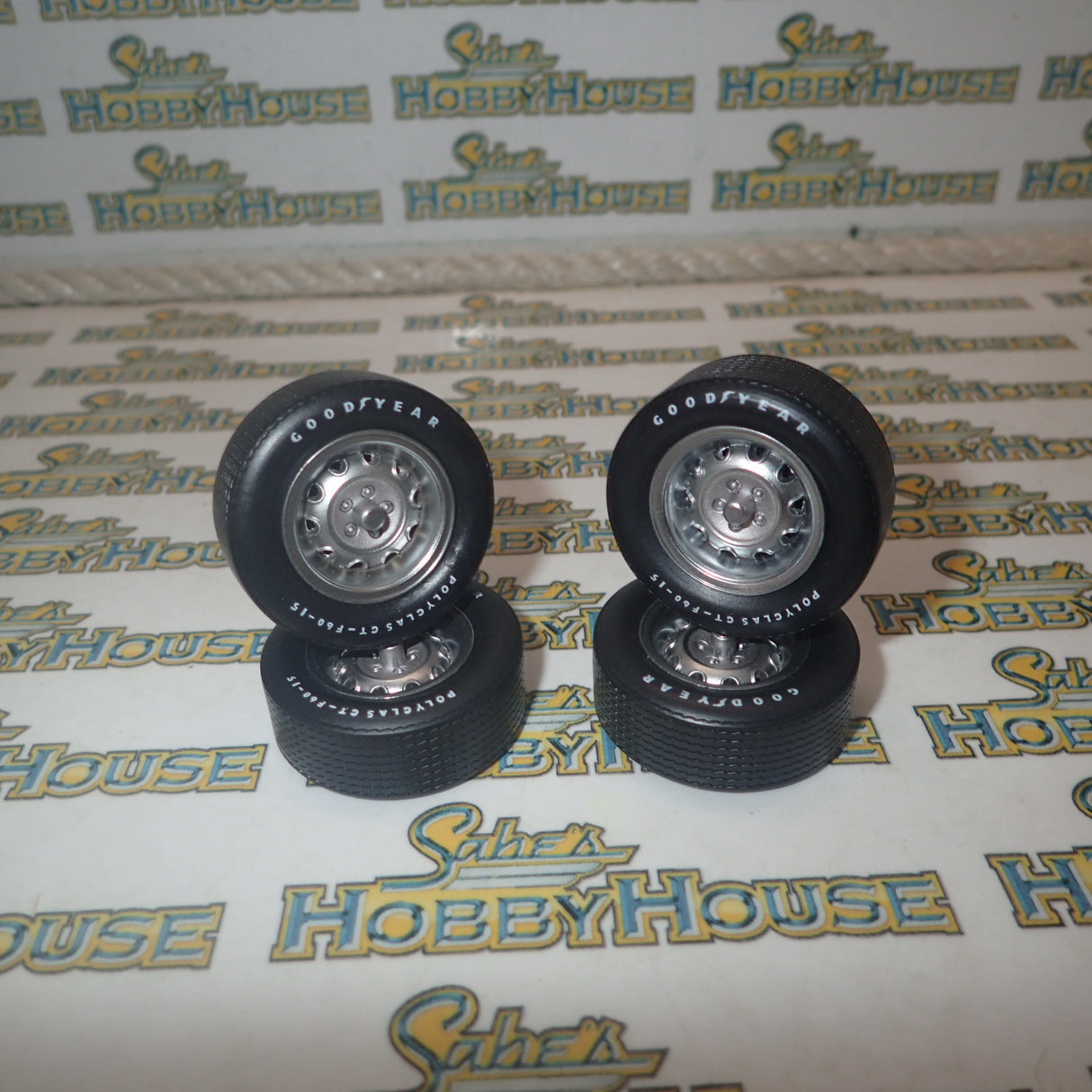 GMP 18825 - 1/18 Scale Rallye Wheel and Tire Pack