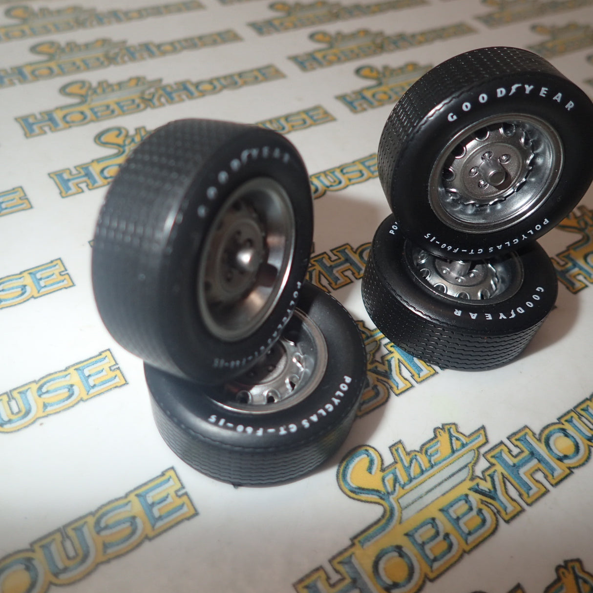 GMP 18825 - 1/18 Scale Rallye Wheel and Tire Pack