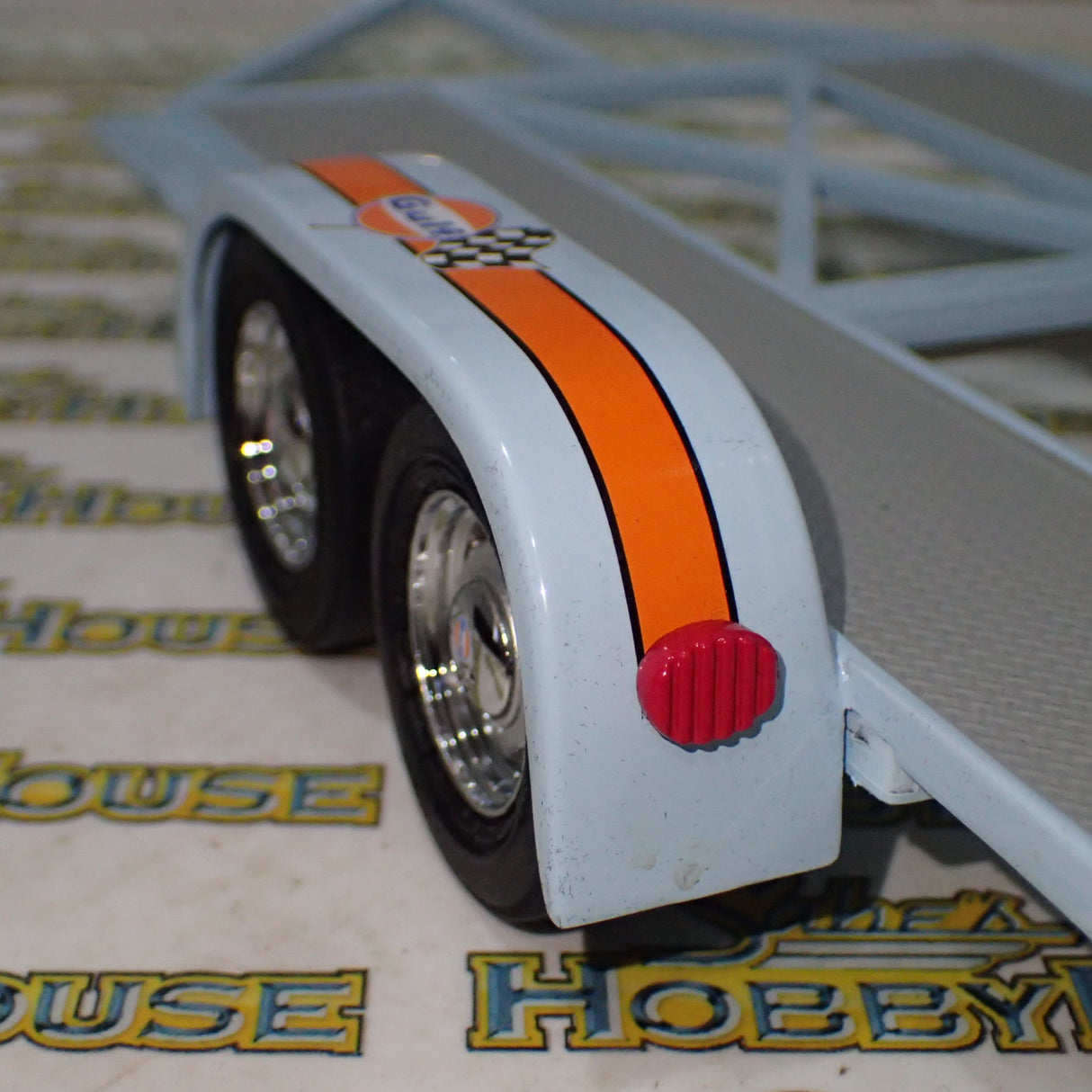 GMP 18835 - 1/18 Scale GULF TANDEM CAR TRAILER