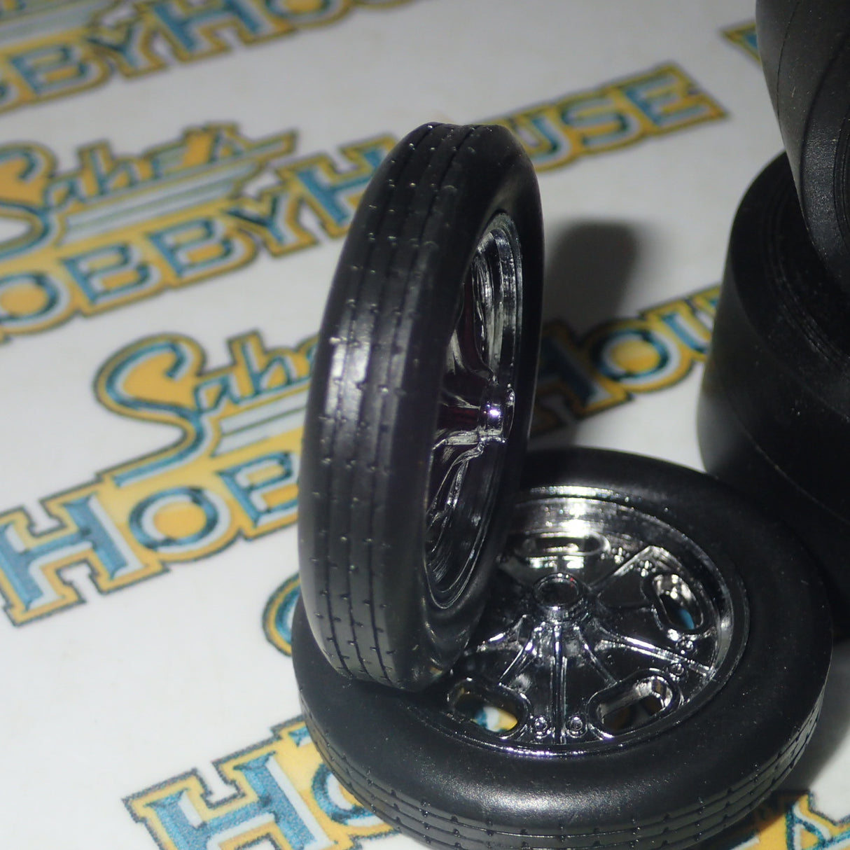 GMP 18841 - 1/18 Scale Chromed Hot Rod Drag Wheel & Tire Pack