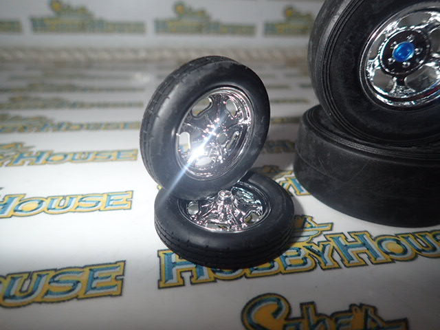 GMP 18886 - 1/18 Scale Malco Gasser Tyre & Wheel Set