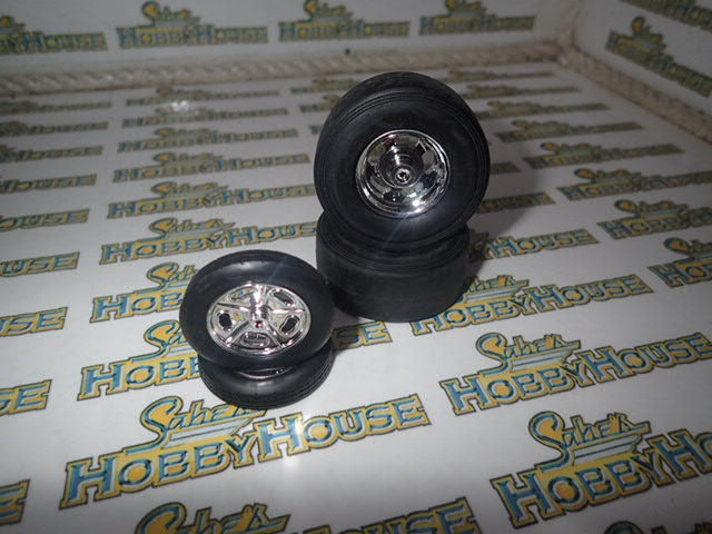 GMP 18886 - 1/18 Scale Malco Gasser Tyre & Wheel Set