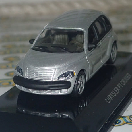 AutoArt 20061 - 1/64 Scale 2001 Chrysler PT Cruiser in Silver Diecast Model Replica